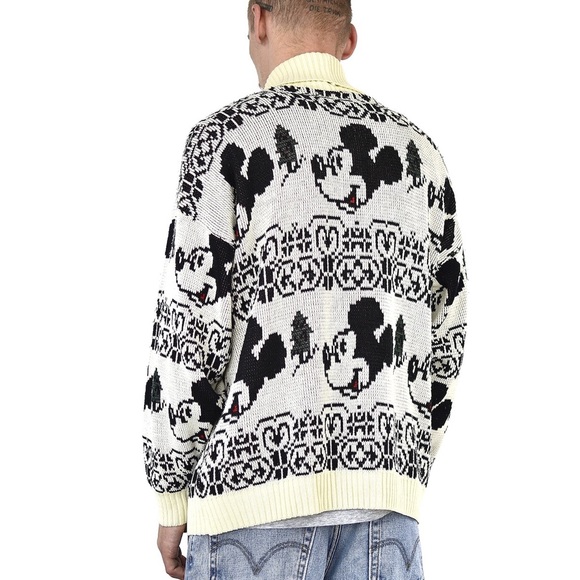 Vintage Disney Christmas sweater - Picture 2 of 10